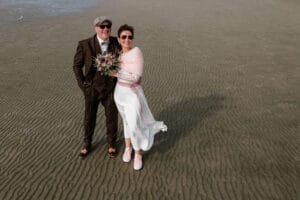 Hochzeitsfoto bei Ebbe am Weststrand der Insel.